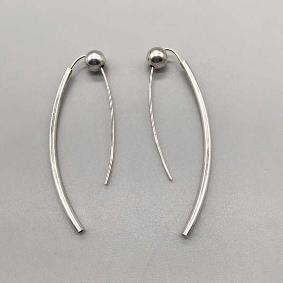 Source Unknown Jewelry - Unique sterling silver V shaped earrings ❤️